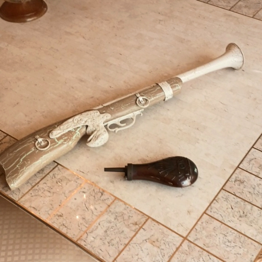Pirates "Model" "blunderbuss", wood- metal-W/powder Holder/Nice Decor Peice/New - Picture 10 of 11